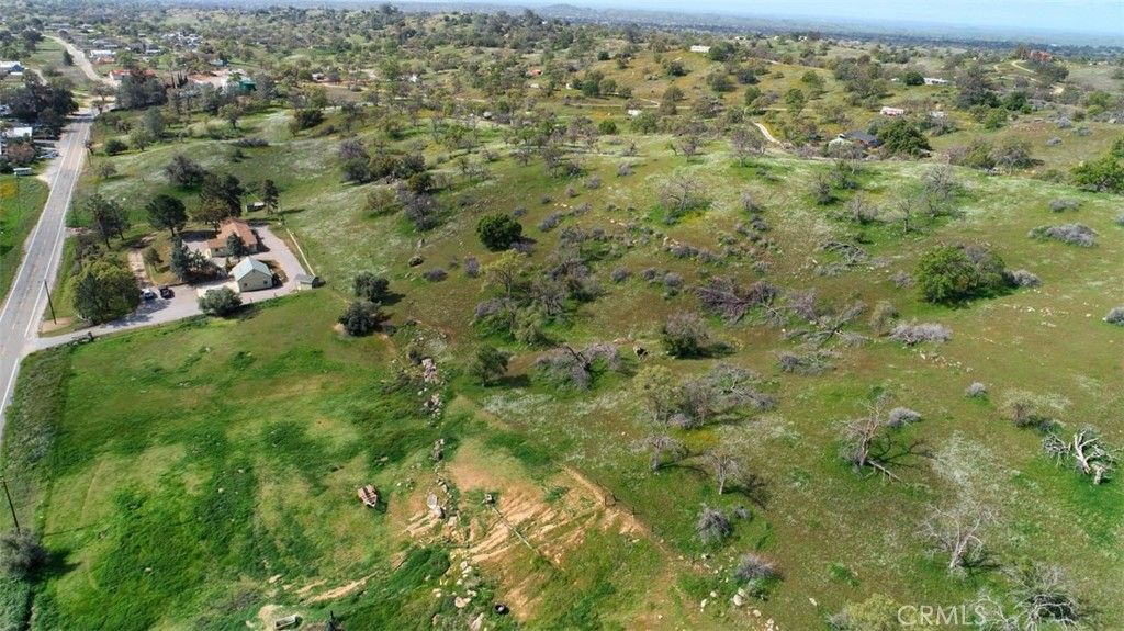 Image 13 of property listing at 32604 Road 600, Raymond, CA 93653