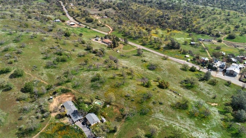 Image 16 of property listing at 32604 Road 600, Raymond, CA 93653