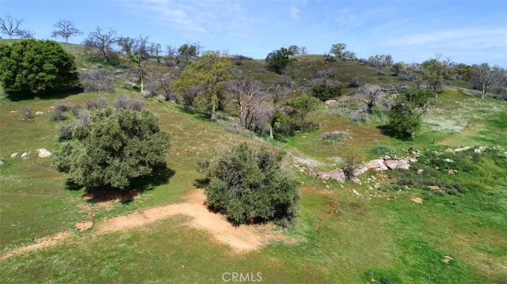 Image 6 of property listing at 32604 Road 600, Raymond, CA 93653