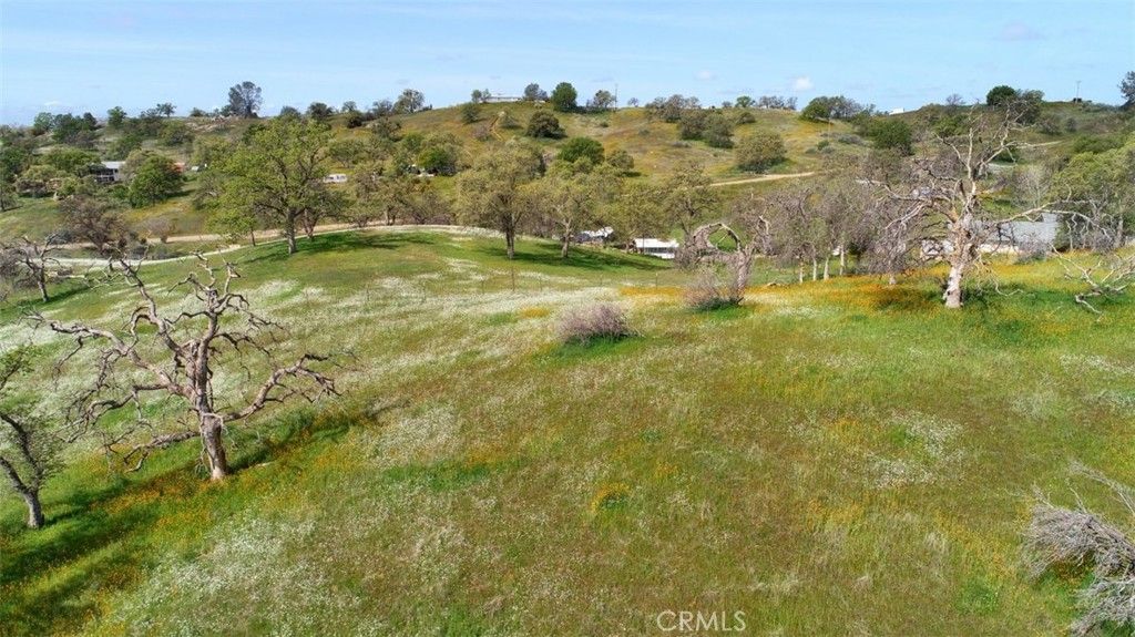 Image 8 of property listing at 32604 Road 600, Raymond, CA 93653
