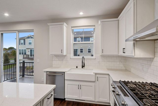 7685 Anthony Point, Victoria, MN 55386