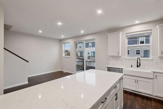 7685 Anthony Point, Victoria, MN 55386