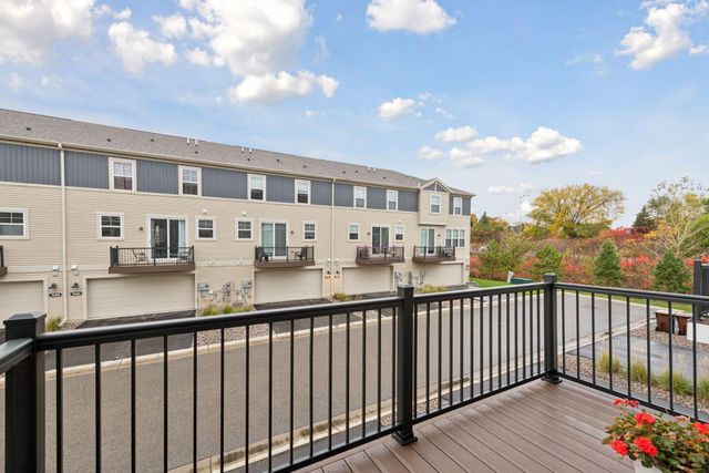 7685 Anthony Point, Victoria, MN 55386