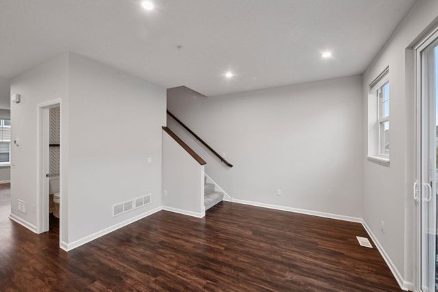 7685 Anthony Point, Victoria, MN 55386