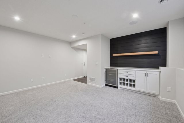 7685 Anthony Point, Victoria, MN 55386