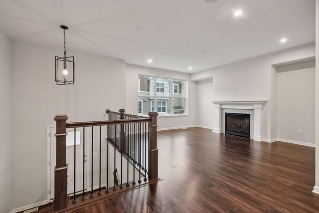 7685 Anthony Point, Victoria, MN 55386