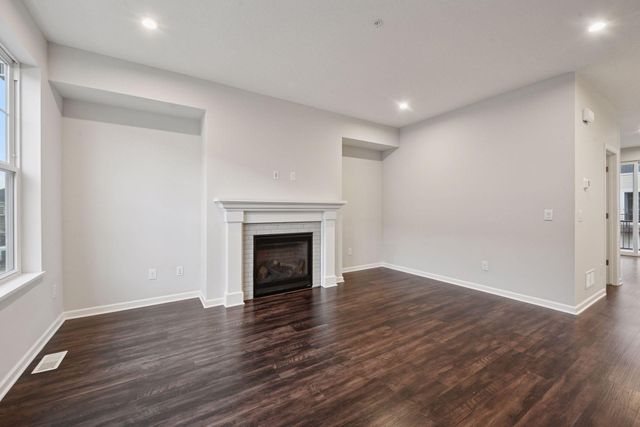 7685 Anthony Point, Victoria, MN 55386