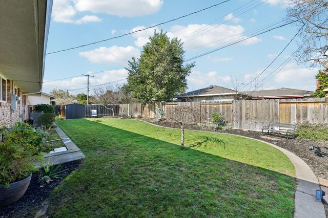 525 Connie St, Lodi, CA 95240