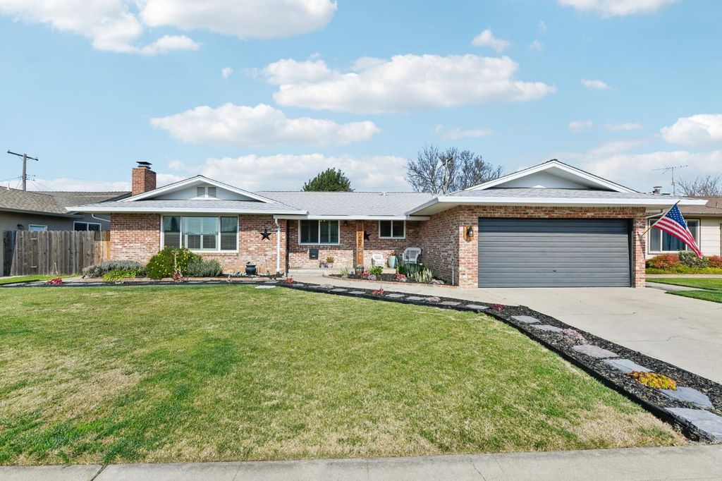 525 Connie St, Lodi, CA 95240