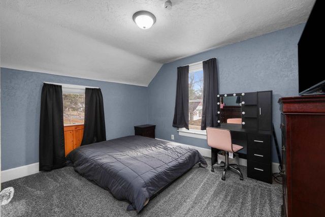 581 20th Avenue, Rock Island, IL 61201