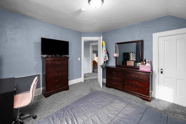 581 20th Avenue, Rock Island, IL 61201