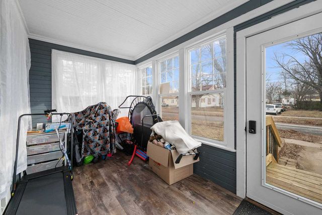 581 20th Avenue, Rock Island, IL 61201