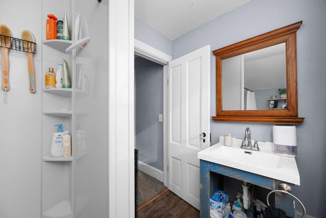 581 20th Avenue, Rock Island, IL 61201