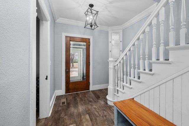 581 20th Avenue, Rock Island, IL 61201