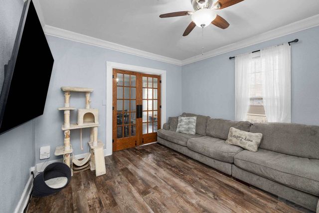 581 20th Avenue, Rock Island, IL 61201