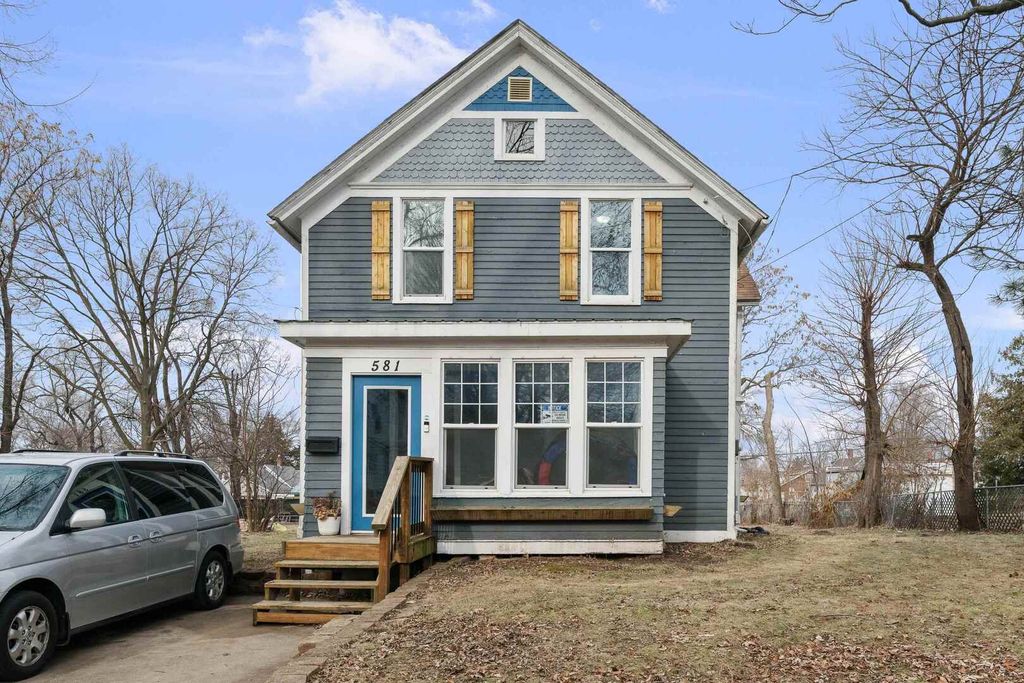 581 20th Avenue, Rock Island, IL 61201