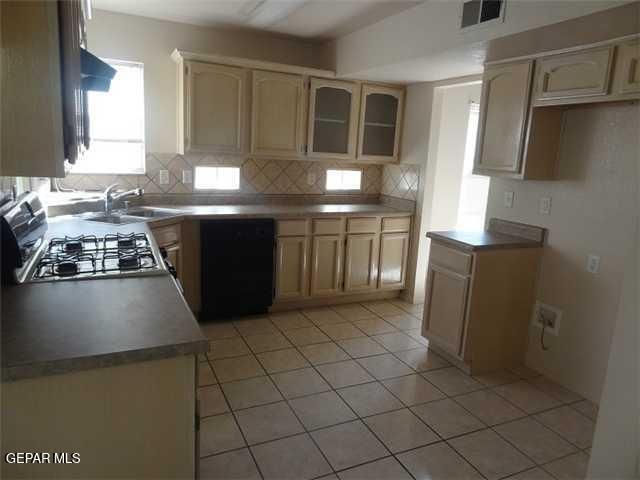 7481 UMBRIA Drive, El Paso, TX 79904