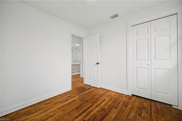600 Mooney Rd DR, Chesapeake, VA 23325