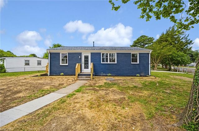 600 Mooney Rd DR, Chesapeake, VA 23325