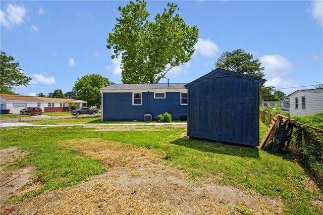 600 Mooney Rd DR, Chesapeake, VA 23325
