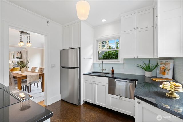 823 NE 58th Street, Seattle, WA 98105