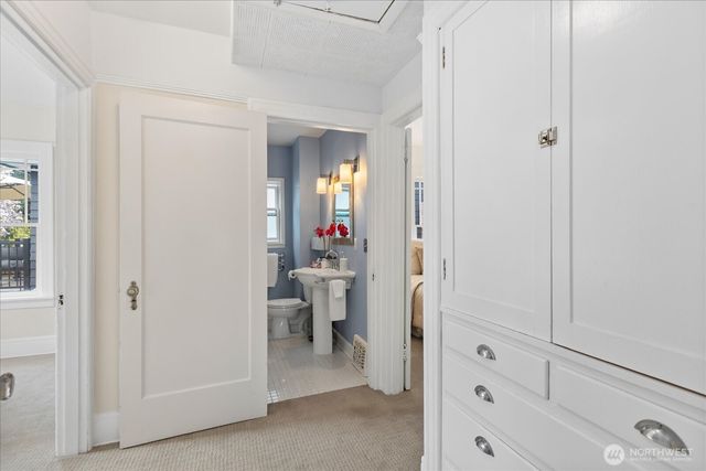 823 NE 58th Street, Seattle, WA 98105