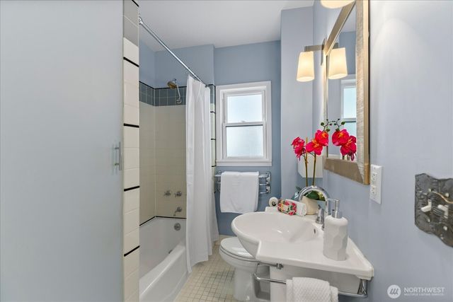 823 NE 58th Street, Seattle, WA 98105