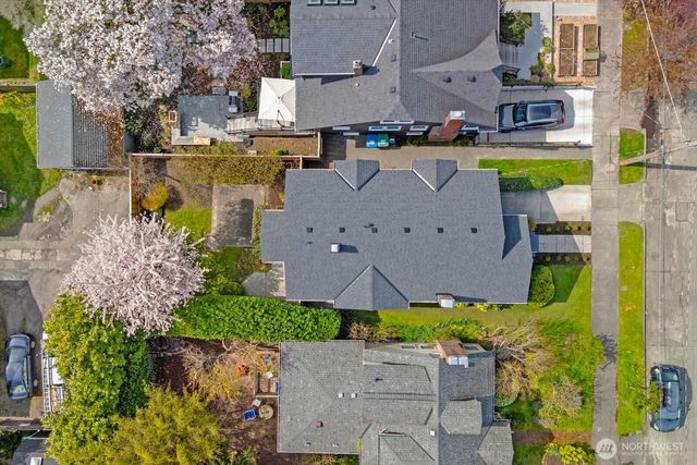 823 NE 58th Street, Seattle, WA 98105