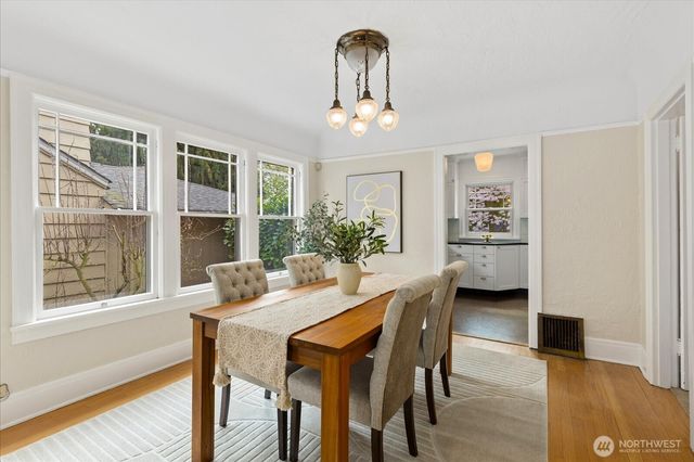 823 NE 58th Street, Seattle, WA 98105