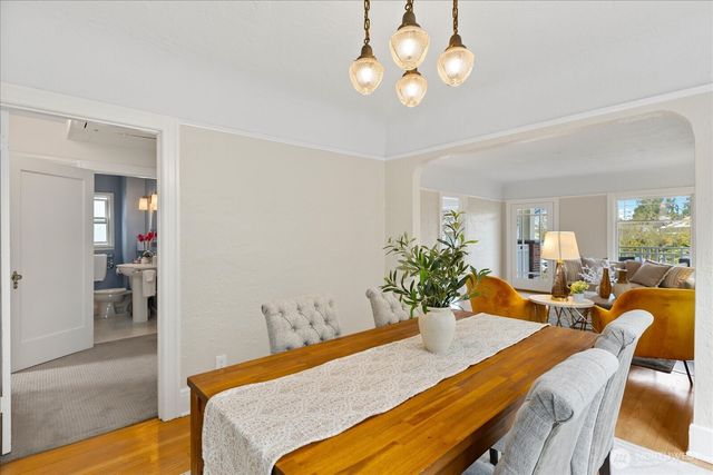 823 NE 58th Street, Seattle, WA 98105