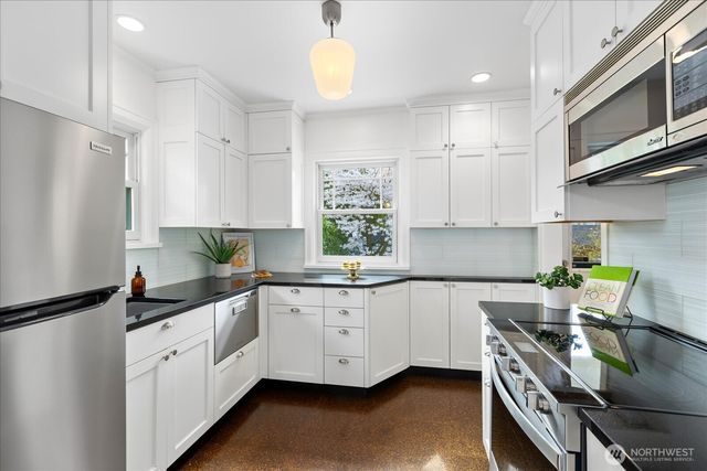 823 NE 58th Street, Seattle, WA 98105