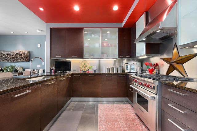 200 Congress Ave 11A, Austin, TX 78701