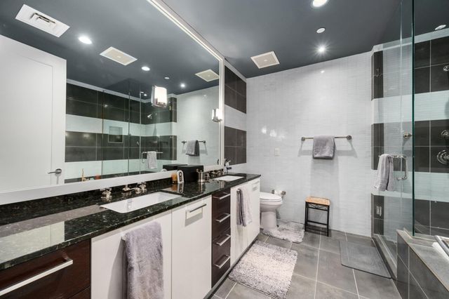 200 Congress Ave 11A, Austin, TX 78701
