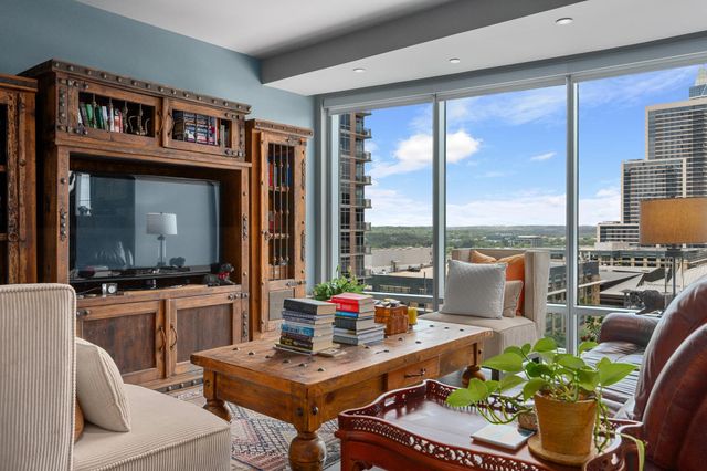 200 Congress Ave 11A, Austin, TX 78701
