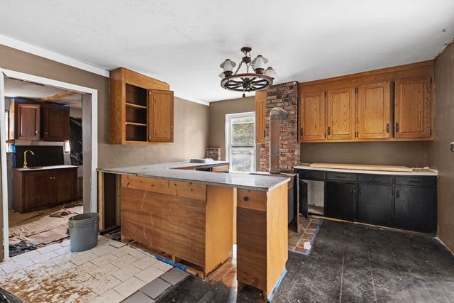 1212 Southbridge Rd, Warren, MA 01083