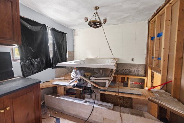 1212 Southbridge Rd, Warren, MA 01083