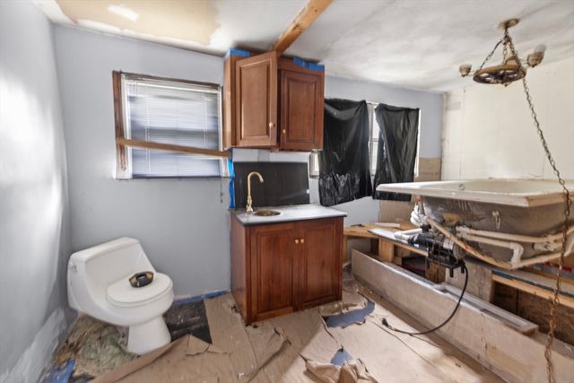 1212 Southbridge Rd, Warren, MA 01083