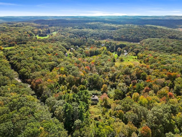 1212 Southbridge Rd, Warren, MA 01083