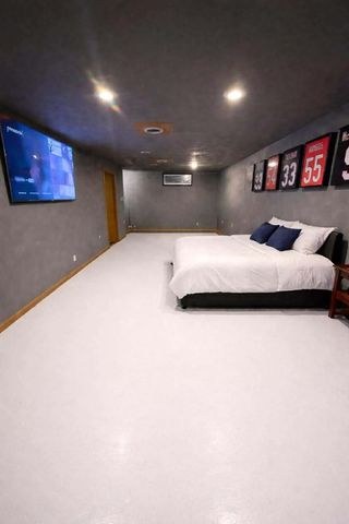 2216 JEBENS Avenue, Davenport, IA 52804