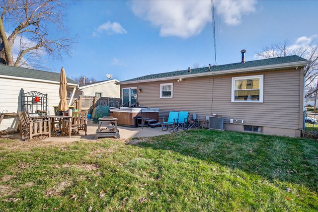 2216 JEBENS Avenue, Davenport, IA 52804