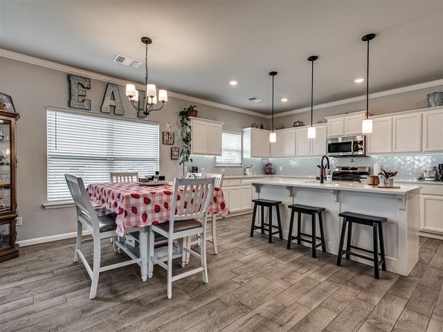 1920 Bellatona Boulevard, Norman, OK 73071