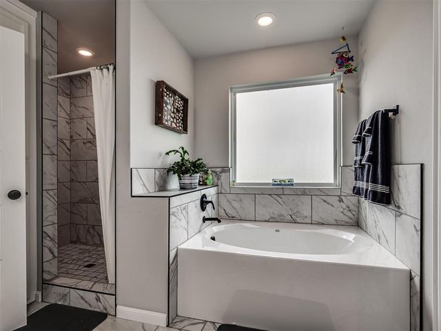 1920 Bellatona Boulevard, Norman, OK 73071
