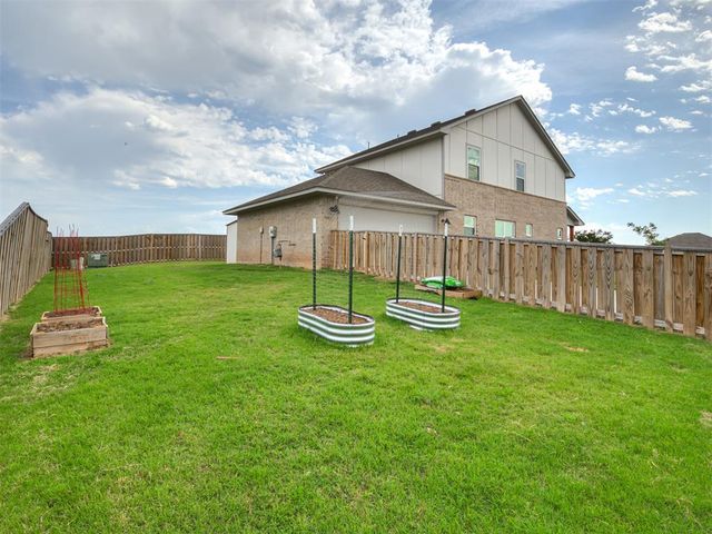 1920 Bellatona Boulevard, Norman, OK 73071