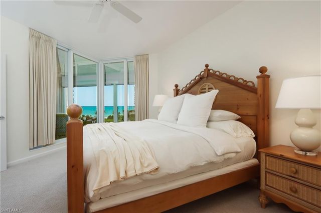 60 Seagate DR 704, Naples, FL 34103