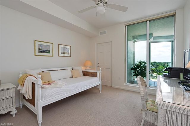 60 Seagate DR 704, Naples, FL 34103