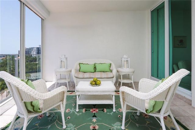 60 Seagate DR 704, Naples, FL 34103