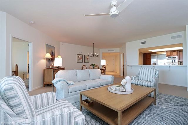 60 Seagate DR 704, Naples, FL 34103