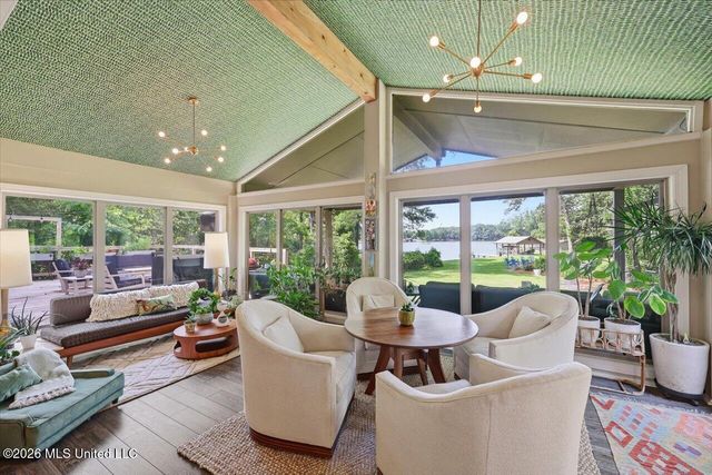 227 Lakeshore Drive, Madison, MS 39110