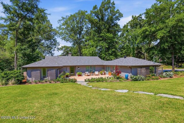 227 Lakeshore Drive, Madison, MS 39110