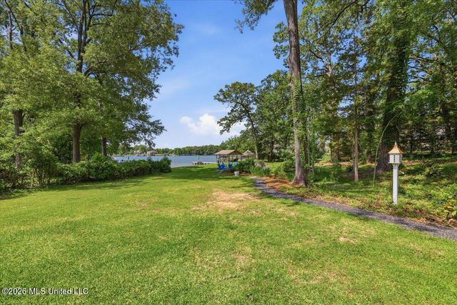 227 Lakeshore Drive, Madison, MS 39110